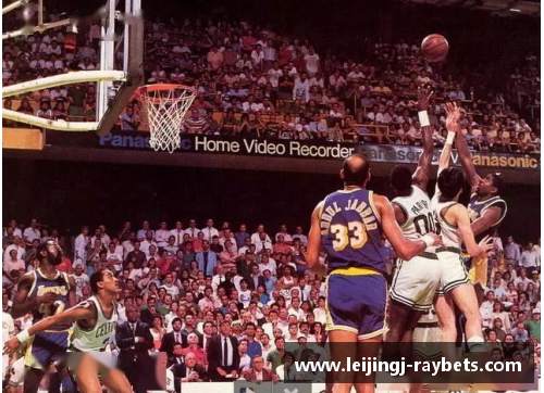 NBA标志上的人物是谁？揭开传奇篮球运动员的真实身份